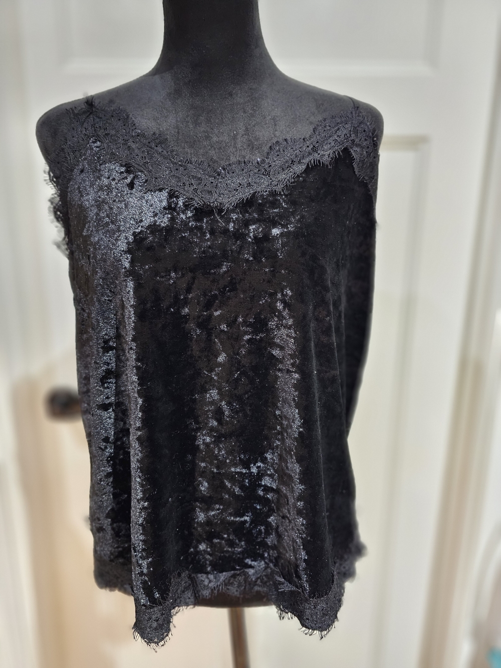 Lace-Trim Velvet Cami Top - Black